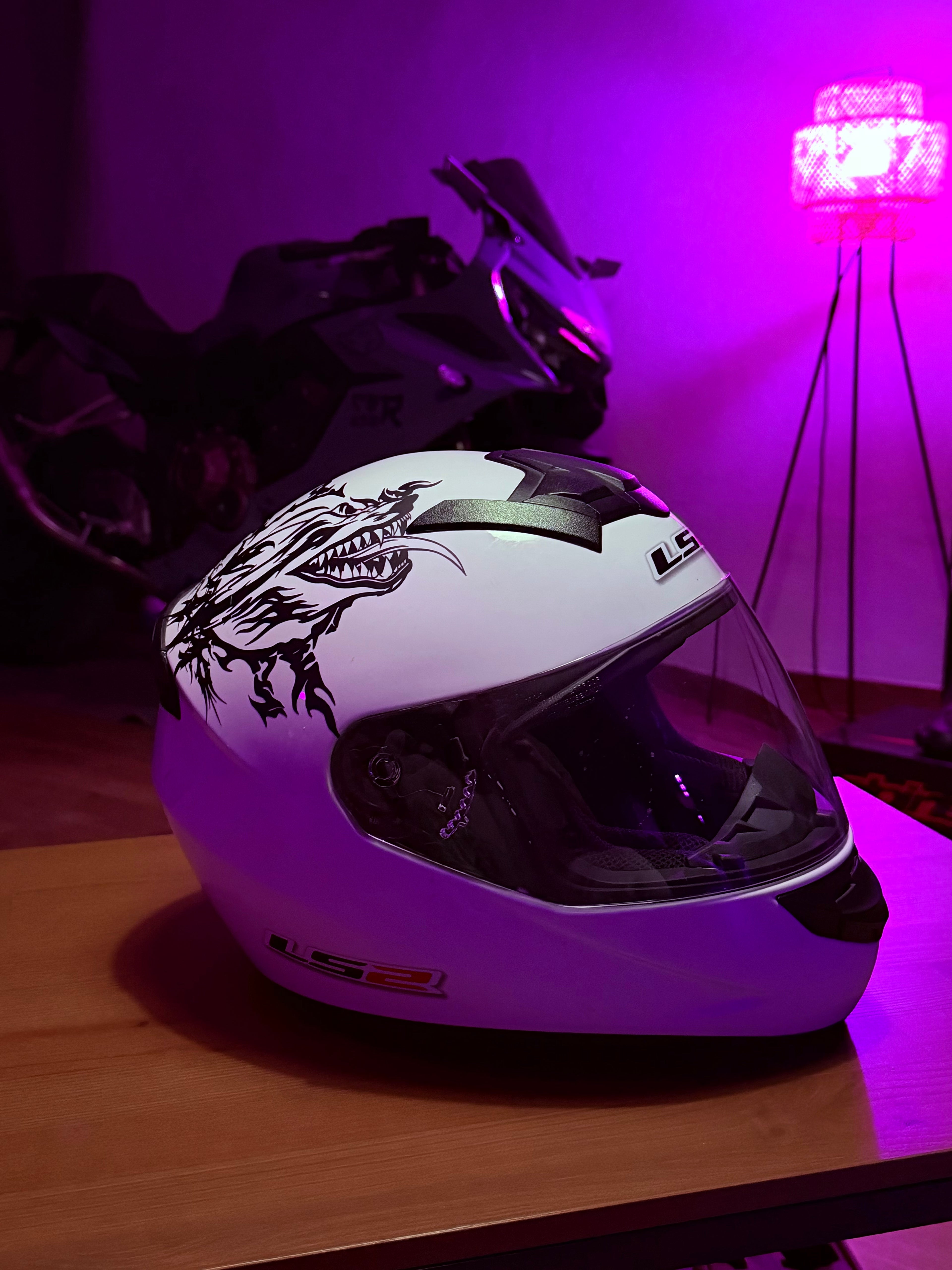 TRACE NINE - Logo 09